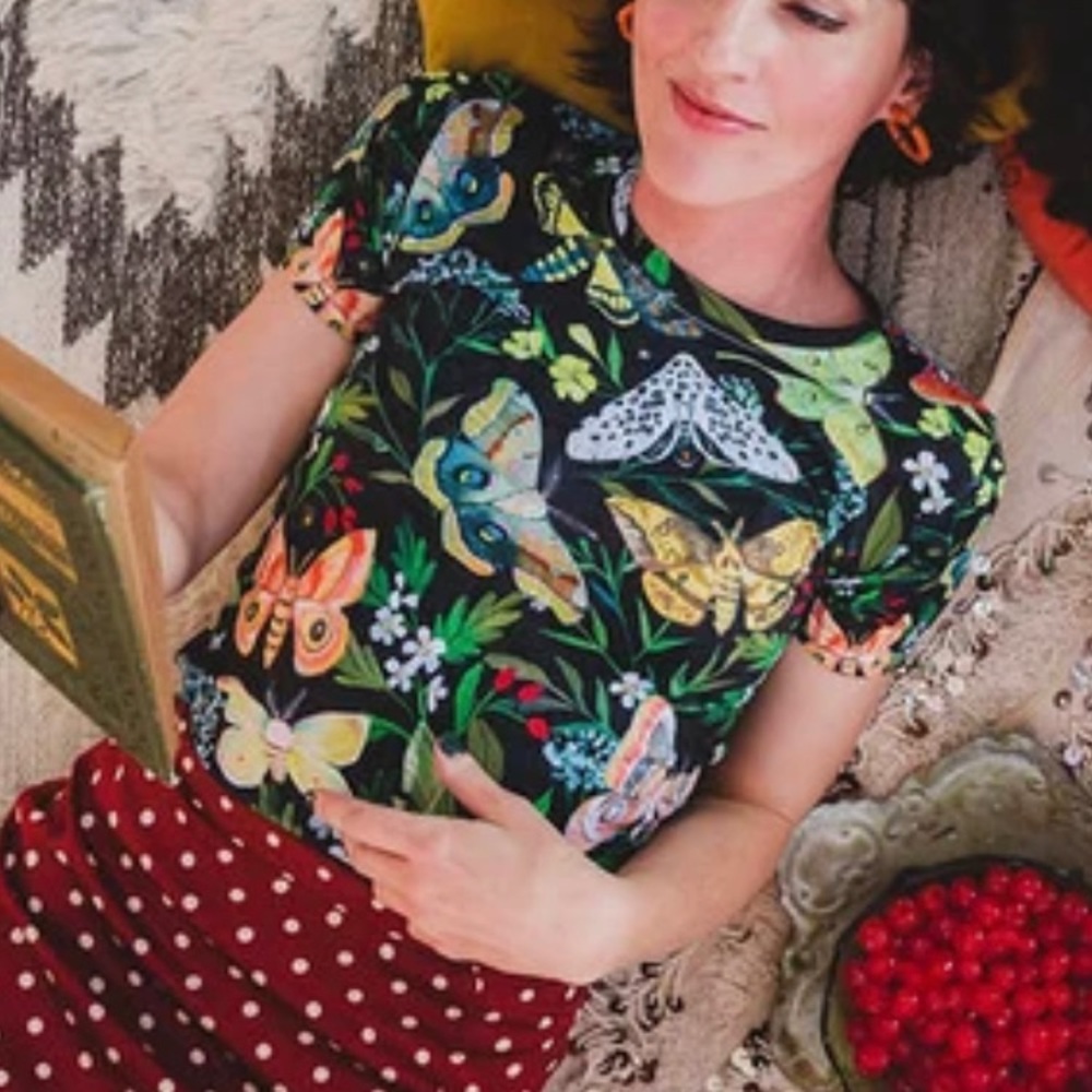 Katie Daisy Wheatfield Night Garden Tee